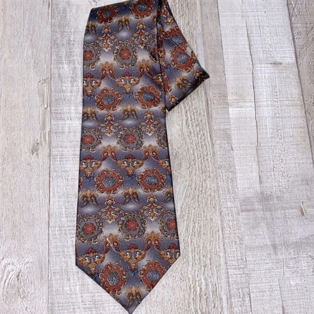 Oscar De La Renta paisley silk tie